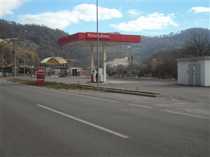 Distributore Carburanti e Autolavaggio